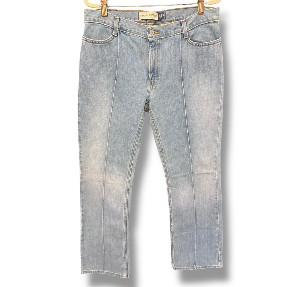 2009 Gap Light Wash Straight-Leg Women’s Jeans. Size 10 regular